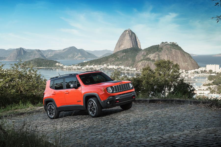  Jeep Renegade Trailhawk 2015 года  (BR) (фото 8 из 18)
